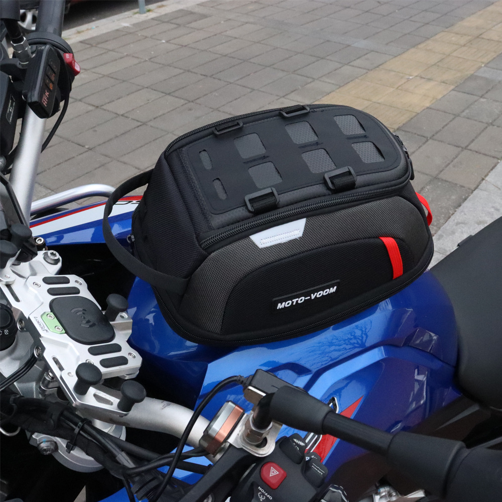 Universal Motorcycle Fuel Tank Bag, Magnetic Quick-Release Motorcycle Travel Bag, Front and Rear Quick-Adjustable Fuel Tank Bag with Rain Cover