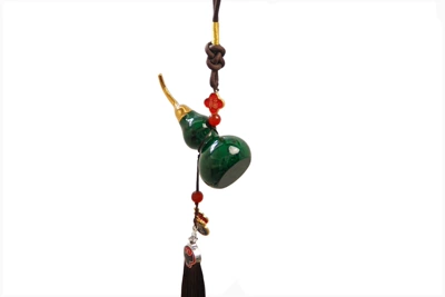 Traditional Lacquerware Gourd Car Hanging Ornament with Green Sandalwood and Handmade Tassel, Suitable for Phone Keychain Decoration (Car hanging) - green