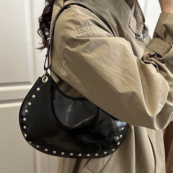 Elegant Women's Chain Shoulder Bag With Metal Rivets Versatile_voghion.com