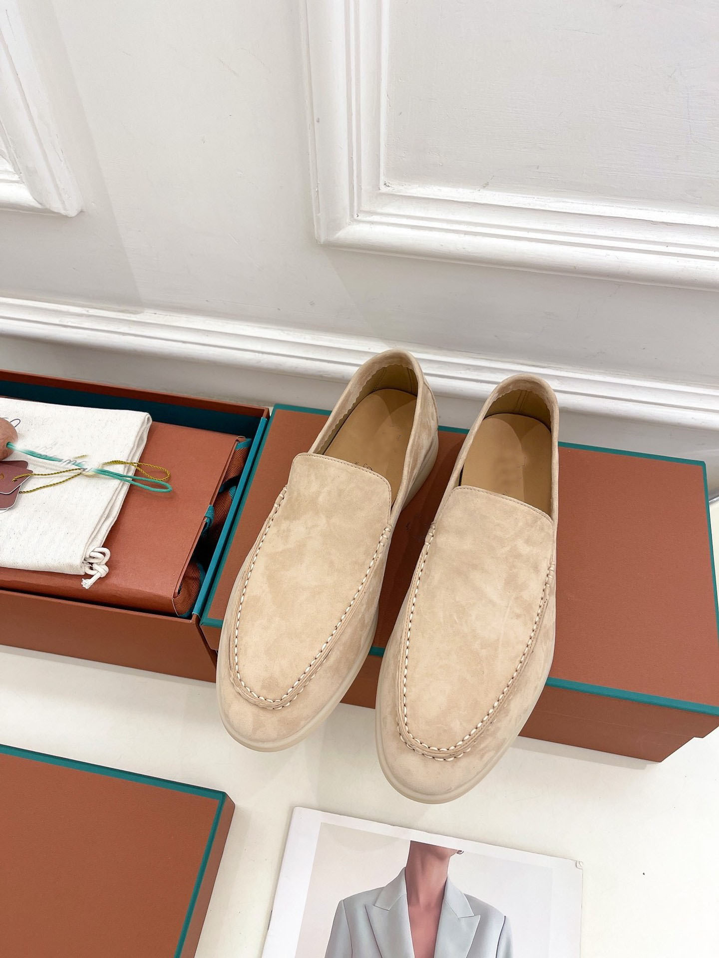 Mocasines de cuero genuino para hombre, sin cordones, para caminar en verano, zapatos planos de talla grande para mujer