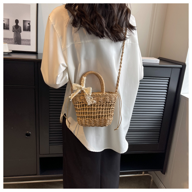 Women's Small Spring&Summer Straw Flower Vacation Beach Weave String Straw Bag display picture 9