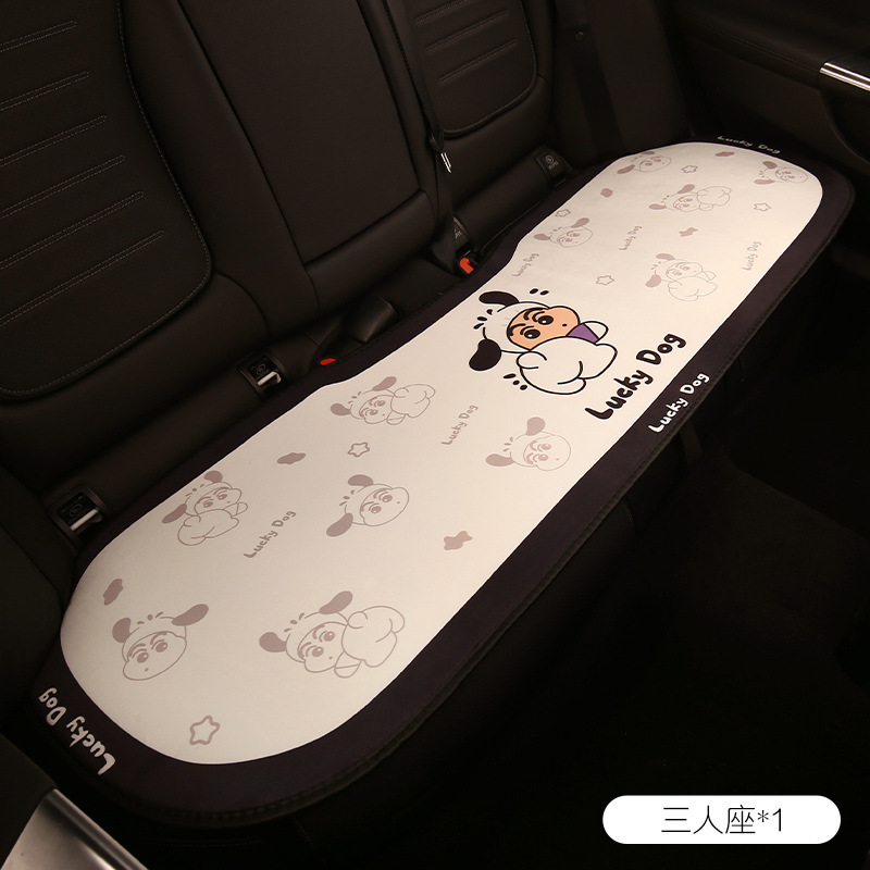 パチャ犬自動車クッション冬のぬいぐるみクレヨン小新かわいいクリエイティブ個性保温シートクッション四季|undefined