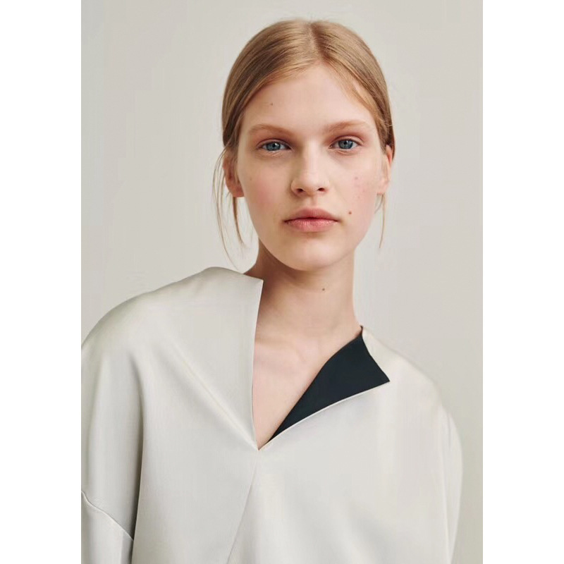 Niche Design tot Slant V-neck Asymmetrical Gloss Shirt Nordic Loose Fashion Spring and Autumn Top All-match