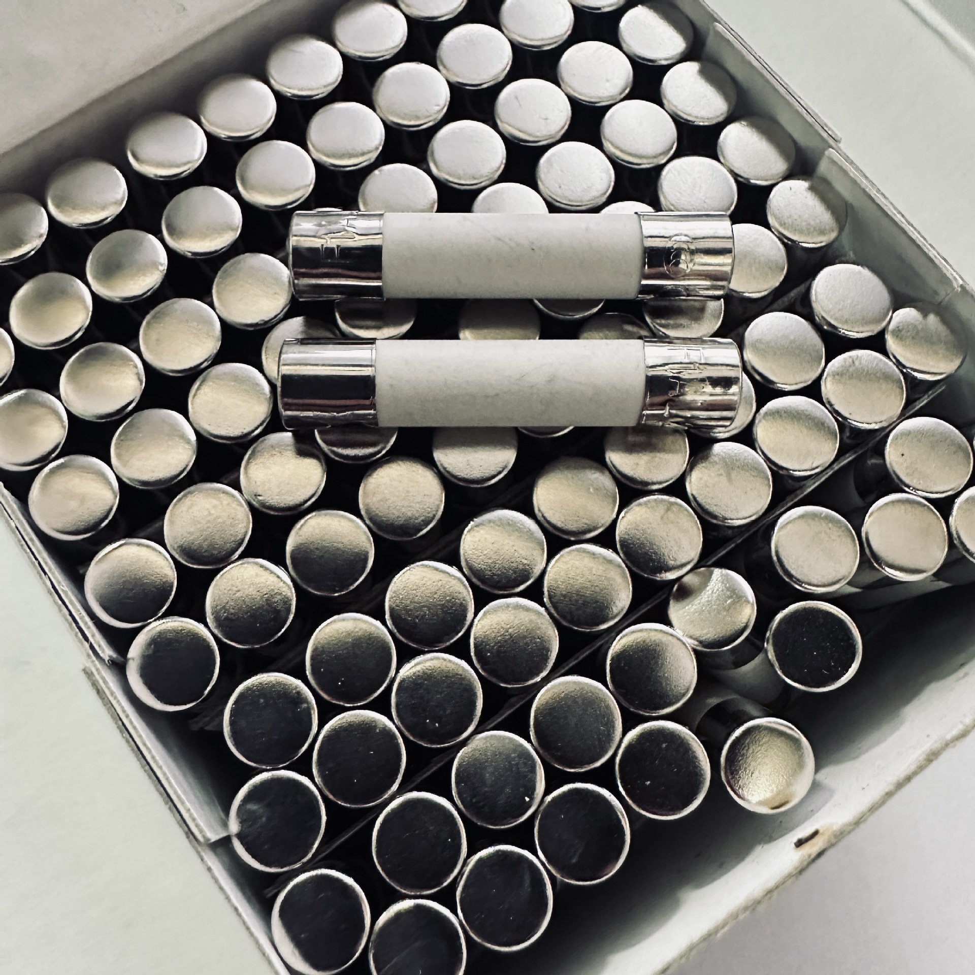 500VFUSE 保险丝 陶瓷保险丝管 6*30MM  20A500V单体无引脚