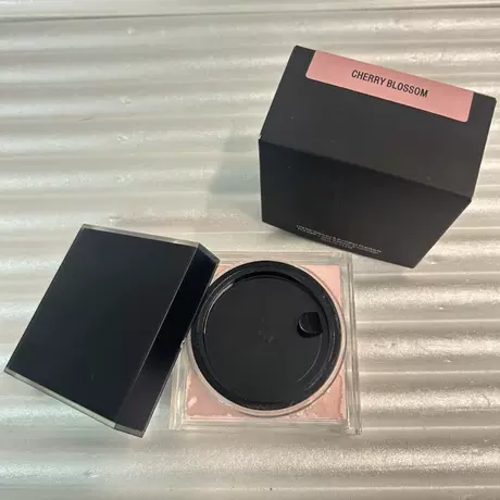 Old style huda loose powder cherry blossom