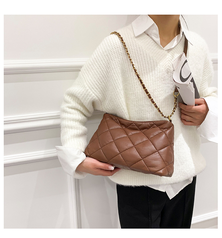 Autumn And Winter Solid Color Rhombic Chain Shoulder Bag display picture 3