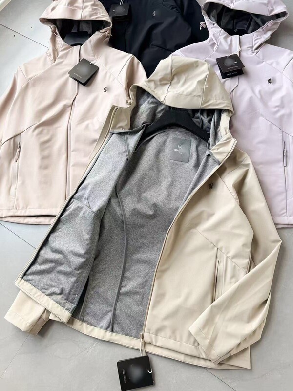 KL同款克隆户外冲锋衣登山服男女情侣同款软壳冲锋衣防水外套连帽|undefined