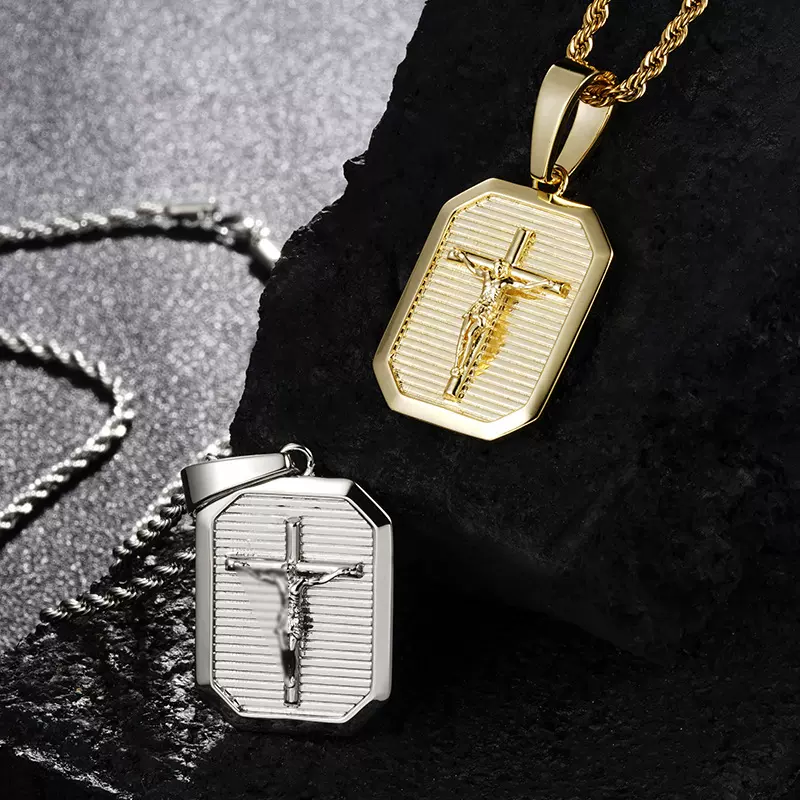 新款跨境欧美小众铜镀金十字架项链镀18k金高级感十字架吊坠方形