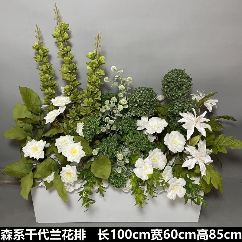 Flor de la boda de la flor Chiyeya rosa roja fila de orquídeas fila de flores bosque escena de compromiso decoración de la boda fondo de decoración