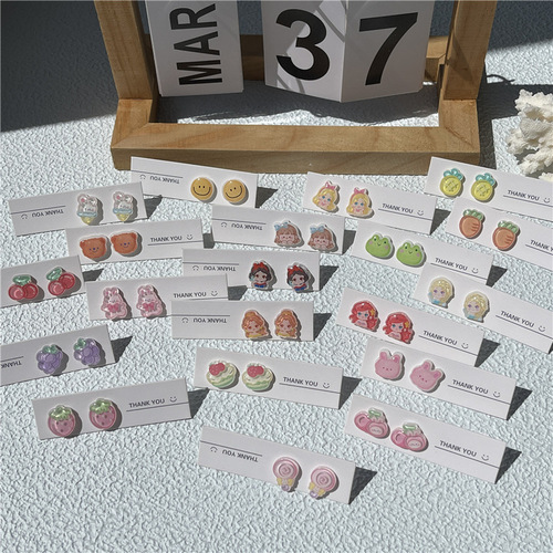 Acrylic Princess Flower Cute and Playful Ear Clips with Unique Design, Fashionable and Versatile
