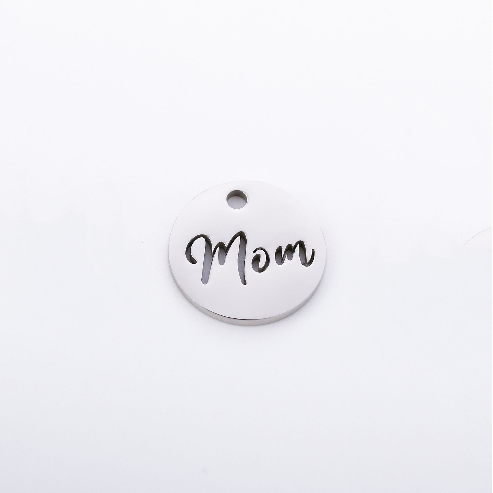 New stainless steel mirror round hollow mom letter small pendant diy Mother's Day gift mom jewelry accessories