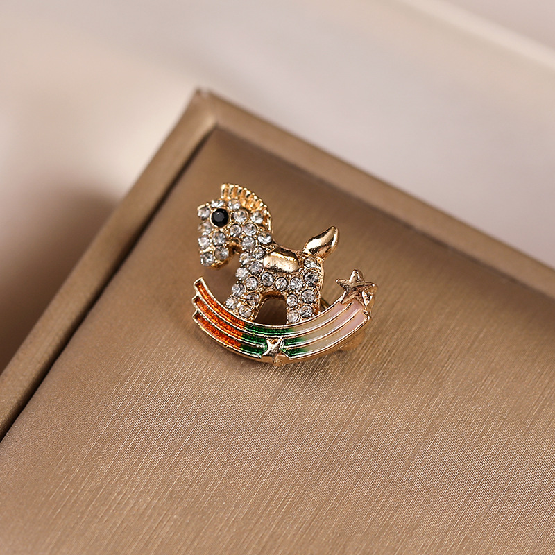 Exquisite Pferde Brosche Luxus Modeschmuck Für Elegante Kleidung_voghion.com