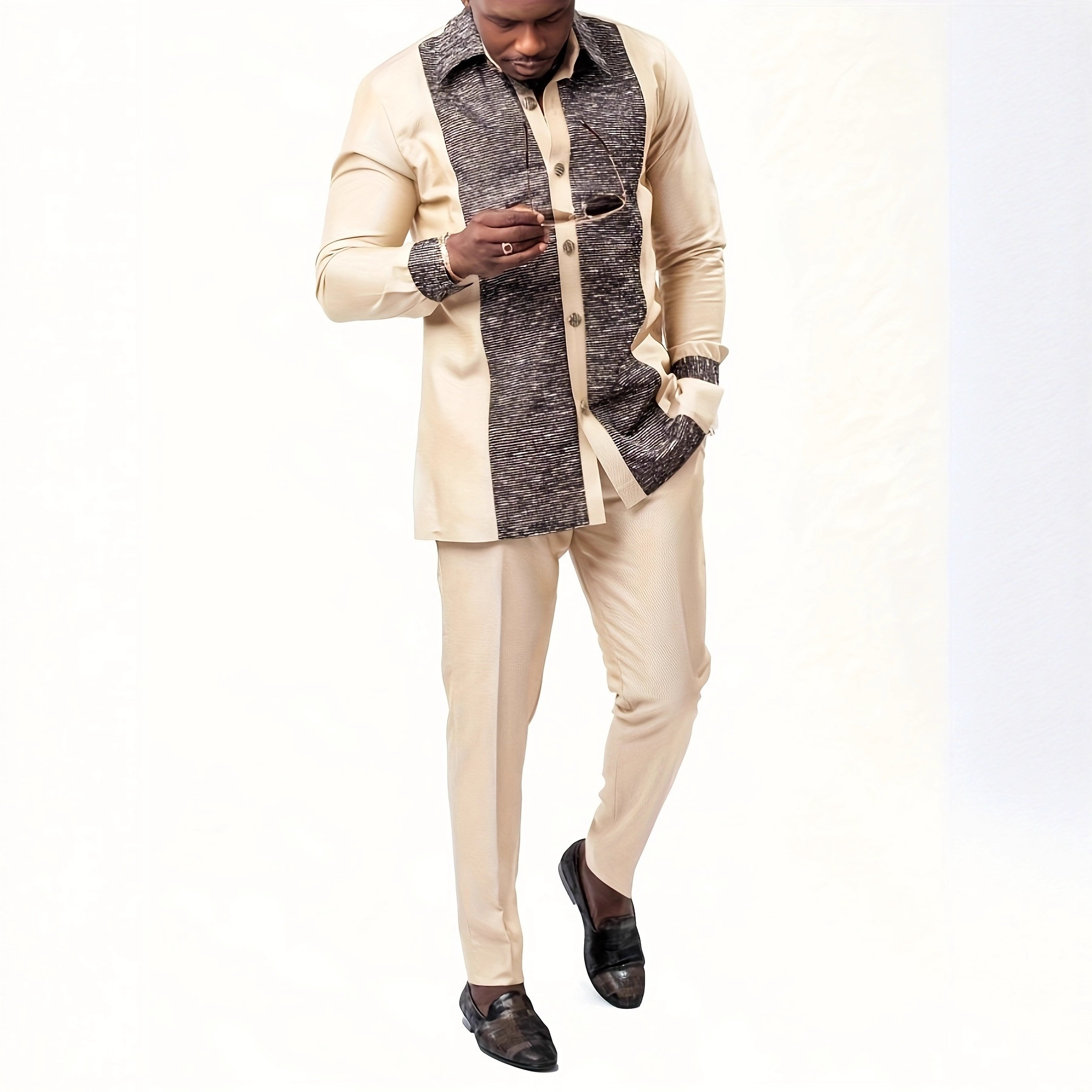 Muslim Sets „Freizeitanzug-Set für Herren mit afrikanischem Print – Tradition trifft Eleganz – Hemd mit ethnischem Patchwork-Muster & schwarze Hose (S-XXL)“_voghion.com