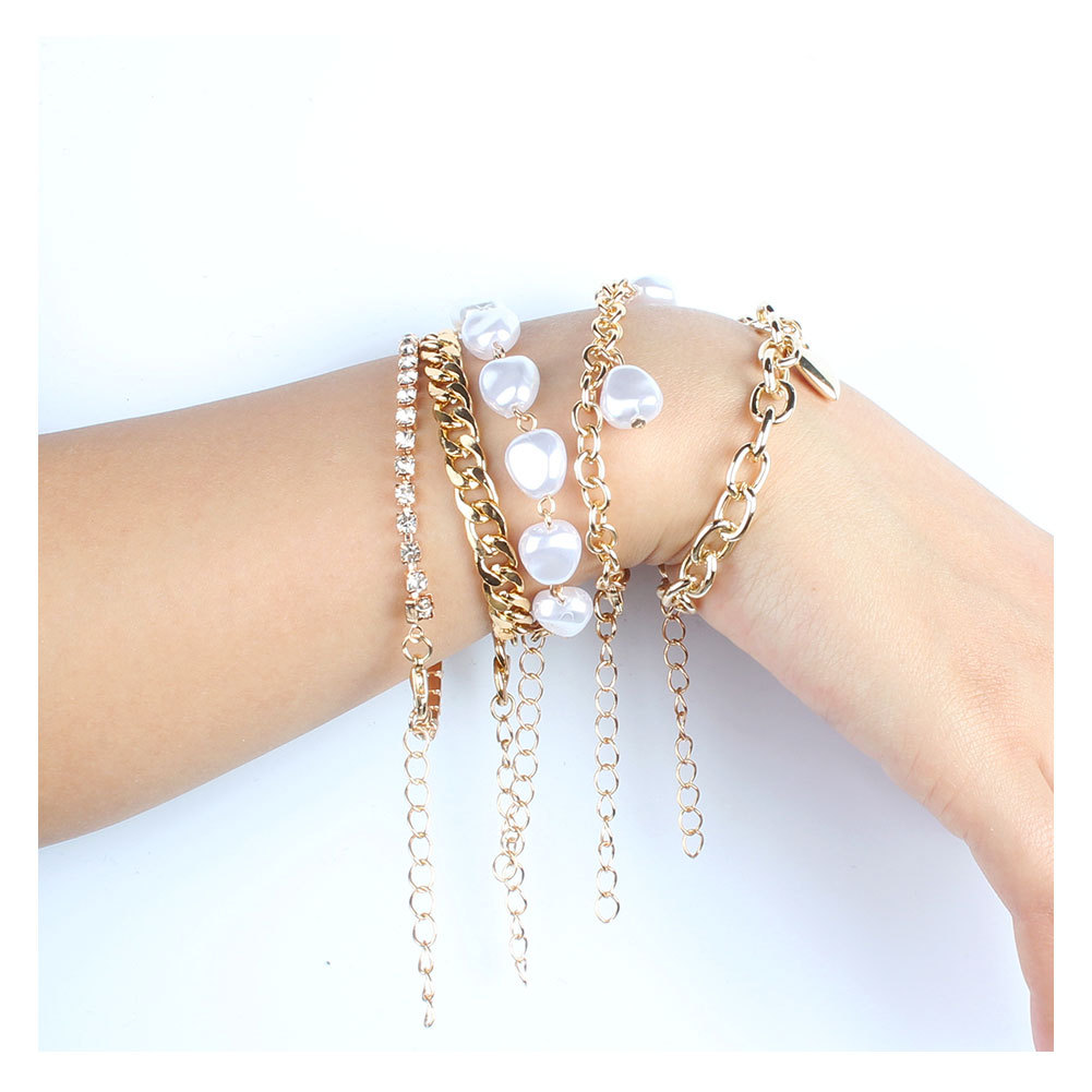 Fashion Pearl Rhinestone Heart-shape Multi-layer Alloy Bracelet Wholesale display picture 3