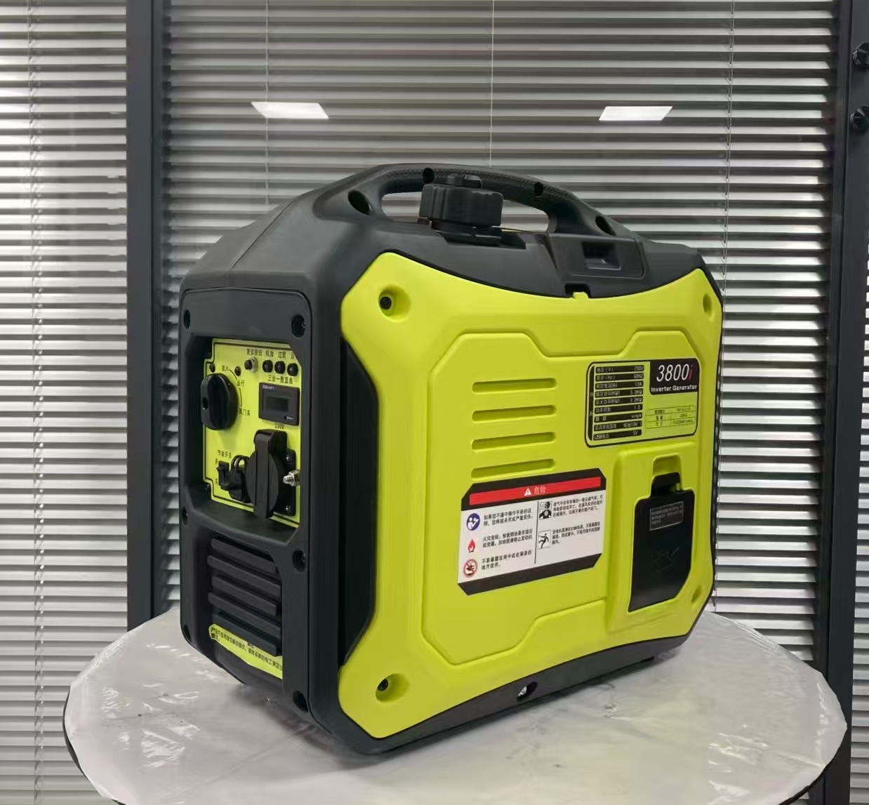 Portable Silent Gasoline Generator for Outdoor Camping, Home Use, and Street Selling 2/3KW Generator