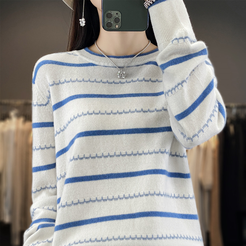 Pure cotton blue and white striped long-sleeve knitted base shirt for women, autumn 2026 new style, elegant and comfortable inner top