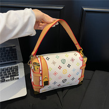 ������Ʒ2025�¿�r��ײɫ���^������μ�б�泱���羳Ů��bags