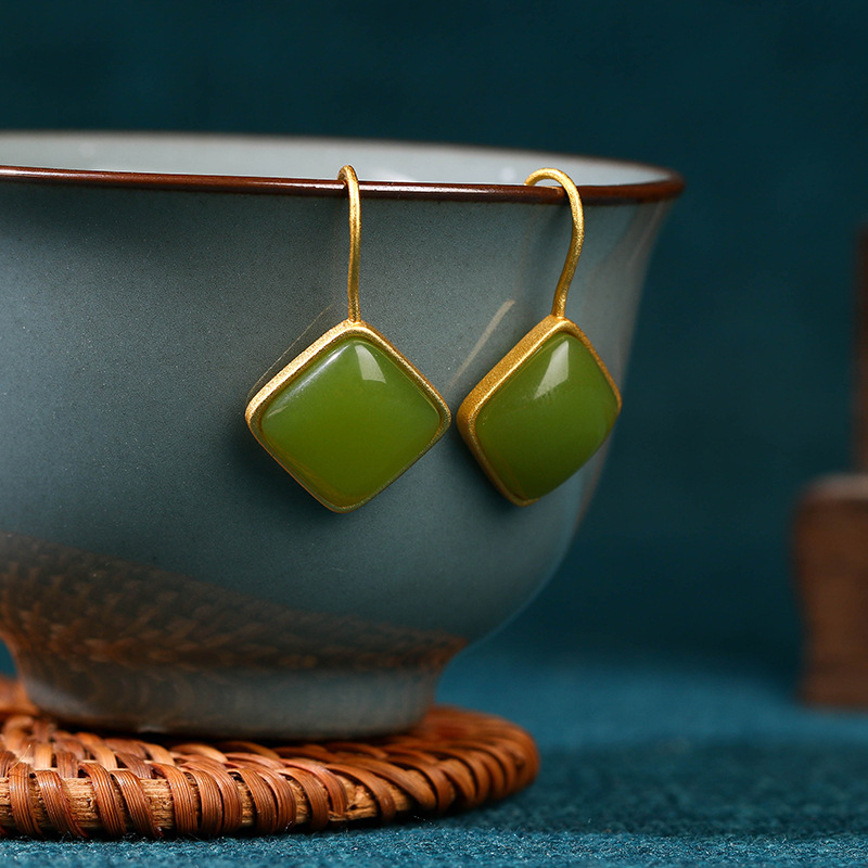 Little Red Book recommend Chinese classical cheongsam Hanfu accessories green oil fruit cube sugar earrings imitation Hetian jade vintage earrings