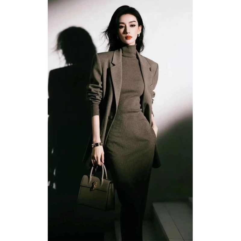 2026 Autumn Women's Fashion Simple and Elegant High-End Look Stunning Gray Coffee Color Blazer Knitted Dress Set