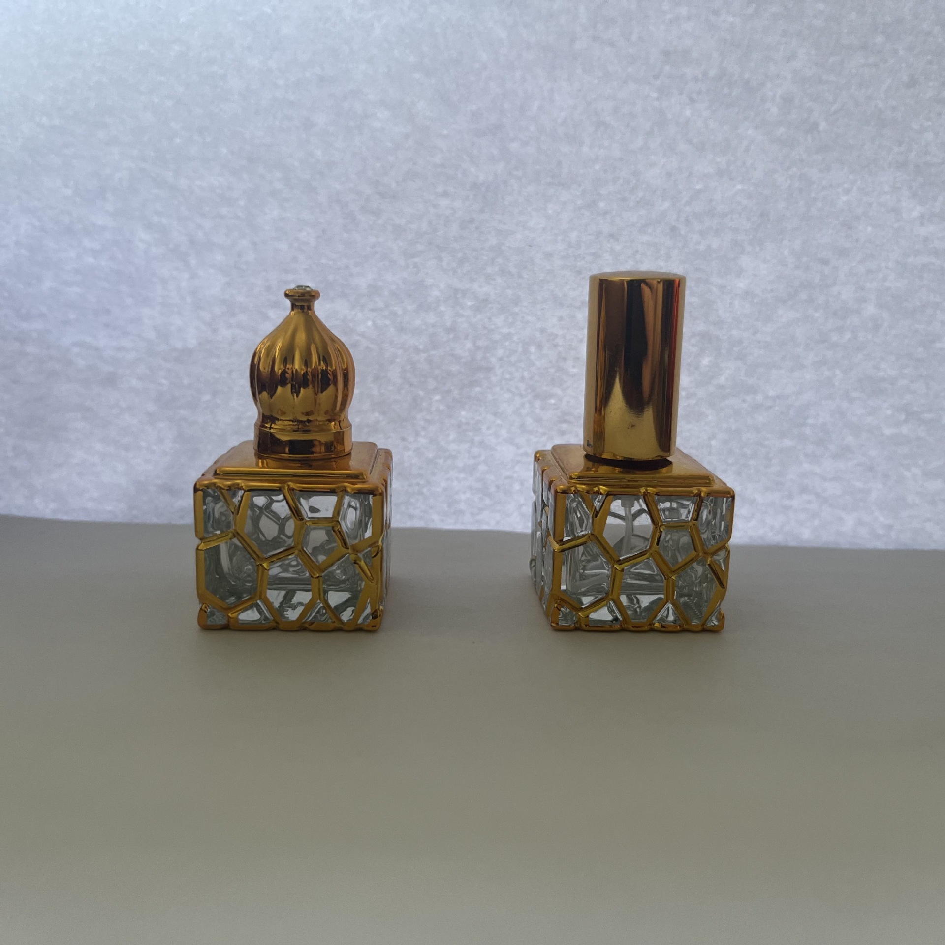 新款电镀精油瓶中东风高端香水滚珠喷雾玻璃瓶便携式小样空瓶瓶子