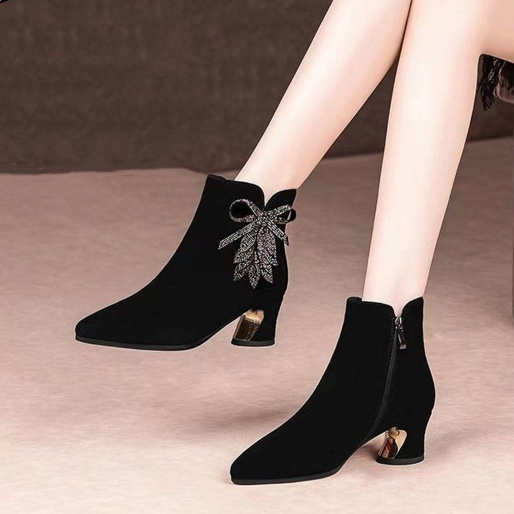 Autumn and Winter Round-Toe High-Heeled Boots for Women, Chunky Heel, 2026 New Style, Fleece-Lined, Versatile, Comfortable, Rhinestone, Soft Leather, Soft Sole Women's Boots