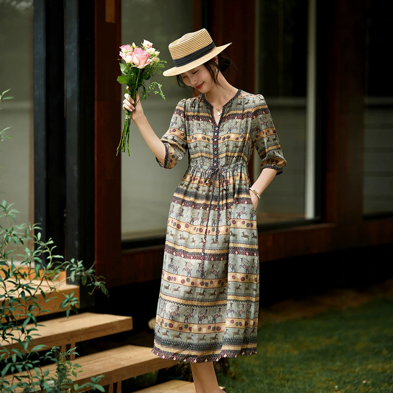 80227 High-Quality Silk Dress with Small V-Neck, Retro Deer Print, Waist-Cinching Drawstring, Mid-Length Skirt