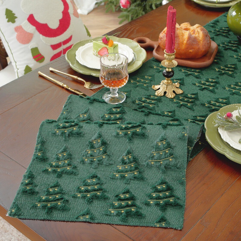 Amazon ぬいぐるみ刺繍グリーンクリスマステーブルフラグ装飾ベッドサイドフラグクリスマス装飾カバーテーブルクロス|undefined