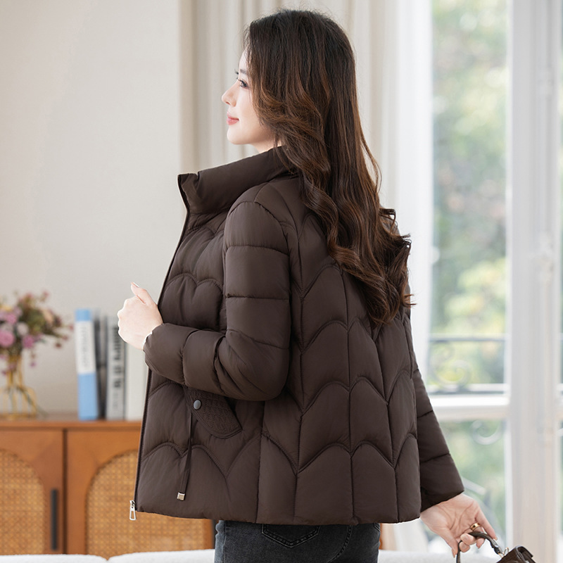 Algodón mujer corto caliente de mediana edad otoño invierno chaqueta delgada ropa de pluma 2025 nueva chaqueta de algodón de mamá image 8
