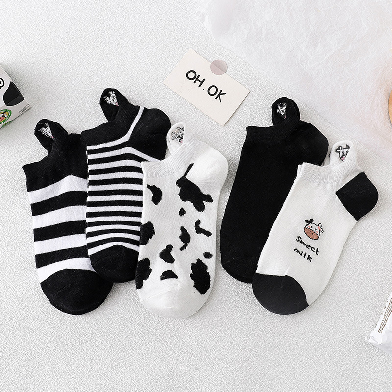 Summer socks women's black and white cow spot boat socks Japanese cartoon heel embroidery cotton casual shallow mouth low-end women's socks