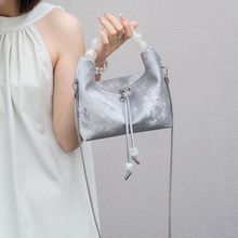 新中式设计感国风丝绸牛皮串珠手提斜挎真皮小包包链条包时尚女包