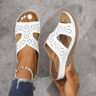 N 47412 Hollow thick sole beach slippers �U�պ��ɳ����Ь