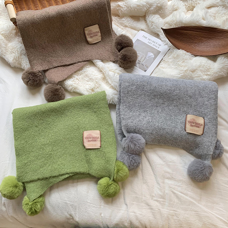 Bufandas coreanas 2025 nueva bufandas de Navidad lana tienda suave viento imitación de cashmere bufandas de bola de lana al por mayor