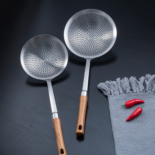 Wooden handle colander, stainless steel wire colander, new kitchen supplies 304 hot pot spoon, deep-frying drain spoon, noodle spoon wholesale
