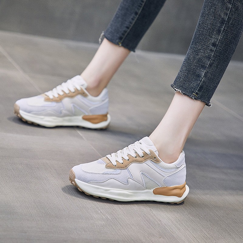 Sport 2024 Frühjahr Neue Leichte Weiche Sohle Laufen Trendy Coole Damenmode Vielseitige Papa Schuhe für Frauen_voghion.com