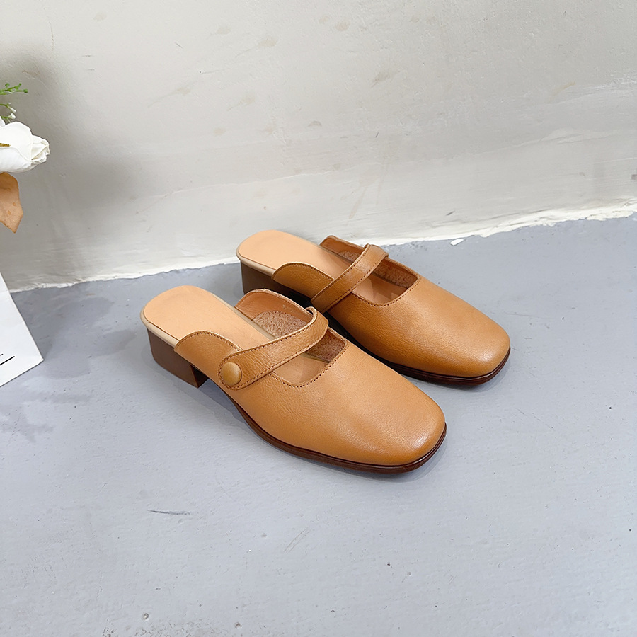 Leather slippers low-cut