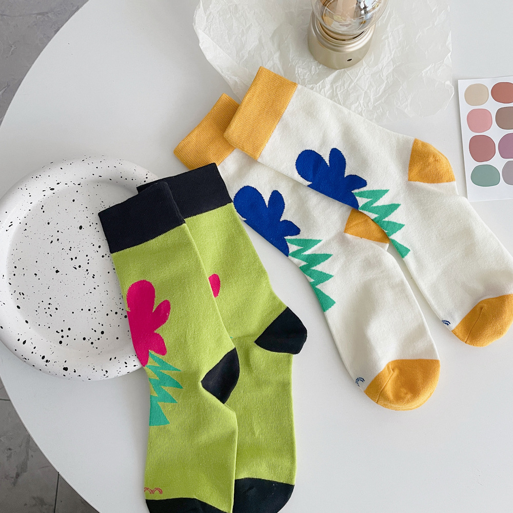 Women's Casual Flower Cotton Crew Socks A Pair display picture 5