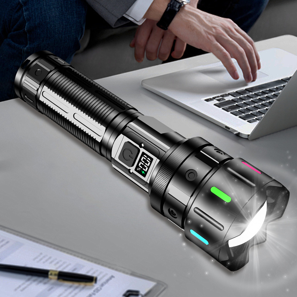 Linterna táctica recargable de larga duración luz fuerte zoom largo alcance para exteriores y emergencias
