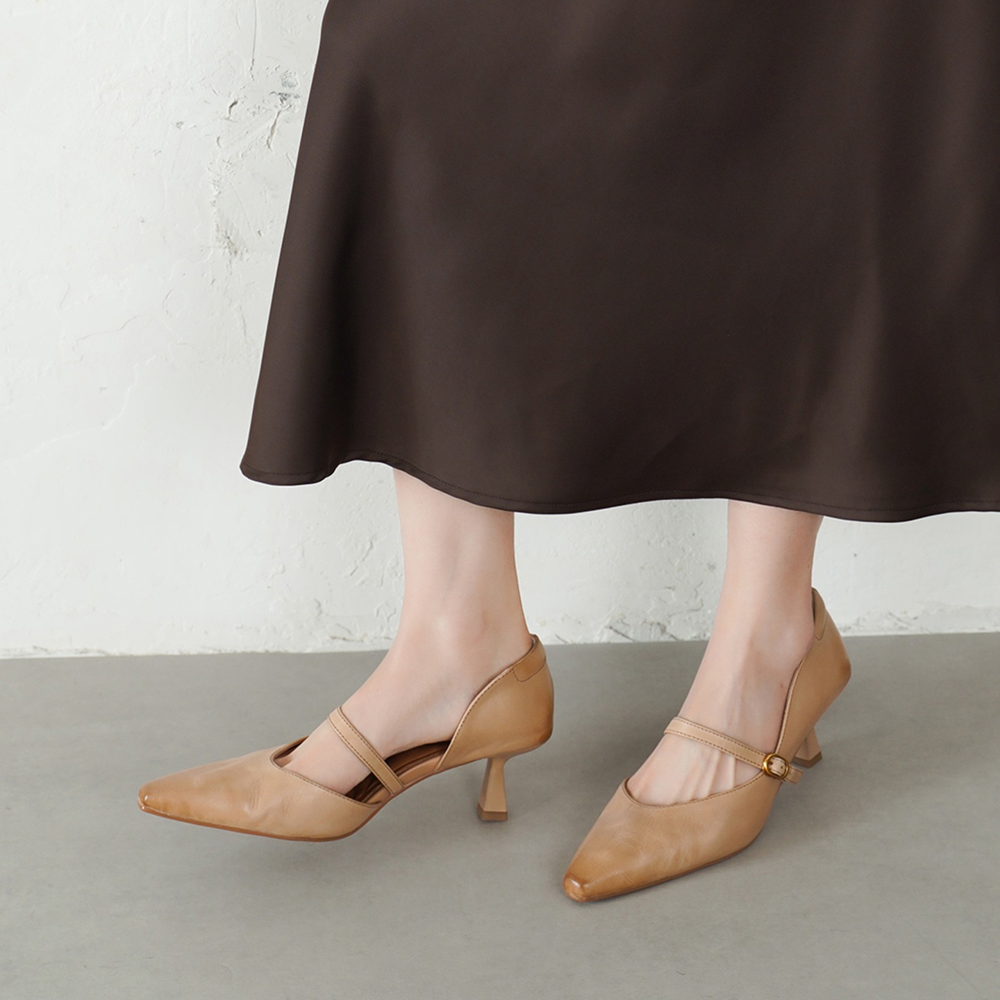 Sandal cao gót nữ quai ngang mũi nhọn da bò cổ điển gót 9 cm — đen
