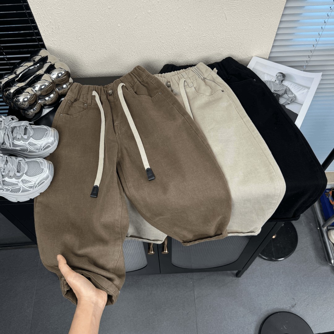 新しいファッションのファッションのファッションの子供服のズボンの男の子のズボンの春秋の金のゆったりしている服装の韓国版の男の子のカジュアルなズボン