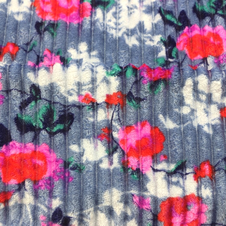 印花竖抽条法兰绒针织经编水貂绒法莱绒竖抽条子压花法兰绒布面料