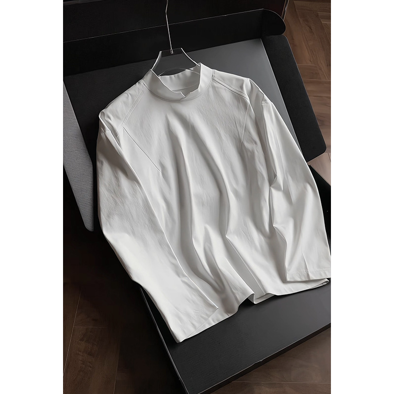 Camiseta masculina de manga comprida com decote em V pequeno e patchwork, modelo boxy. Moletom esportivo estiloso oversized plus size para a primavera de 2026._voghion.com