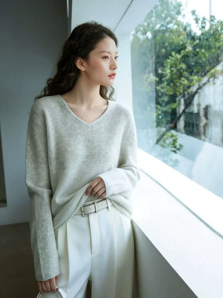 Women's Wool Sweater V-neck Cashmere Wool Sweater Women's Top Loose Long Sleeve Pullover Knitted Base Shirt Sweater
