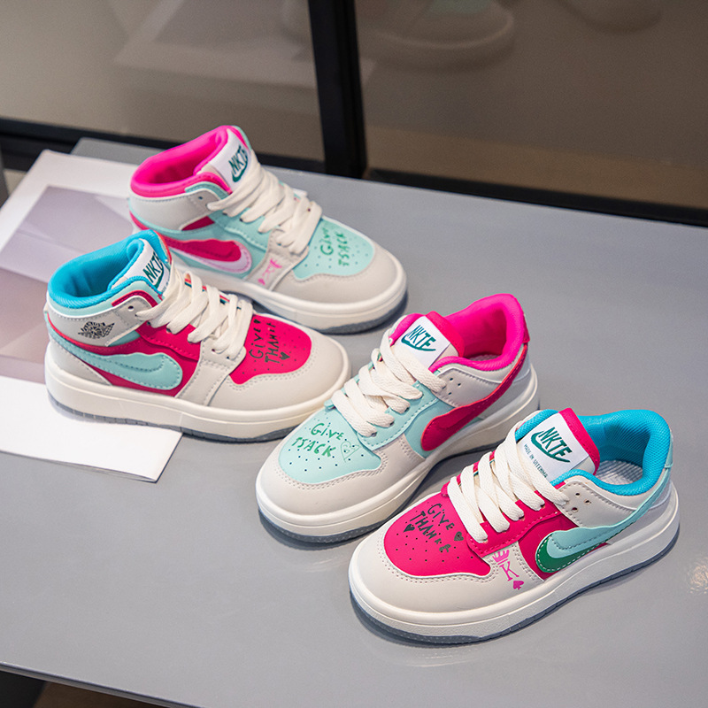 Zapatos de deporte de pato mandarín de corte bajo para niñas 2025 otoño nuevos zapatos deportivos altos para niños AJ moda para niños zapatos para niños de todo fósforo