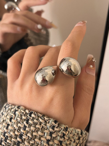 Anna European & American BV Gold & Silver Mirror-Finish Waterdrop Ring: French-Style, Light Luxury, Intricately Crafted, Open-Design Ring with a Premium, Trendy Appeal