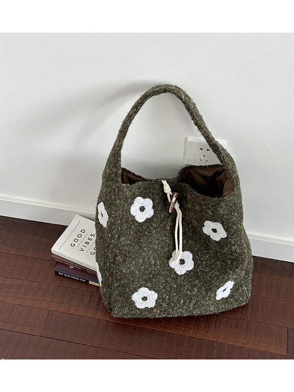 Stuffed Flower Embroidered Shoulder Bag Autumn and Winter Sweet Niche Plush Bag Literary Forest Tote Bag Korean Style Tote Bag