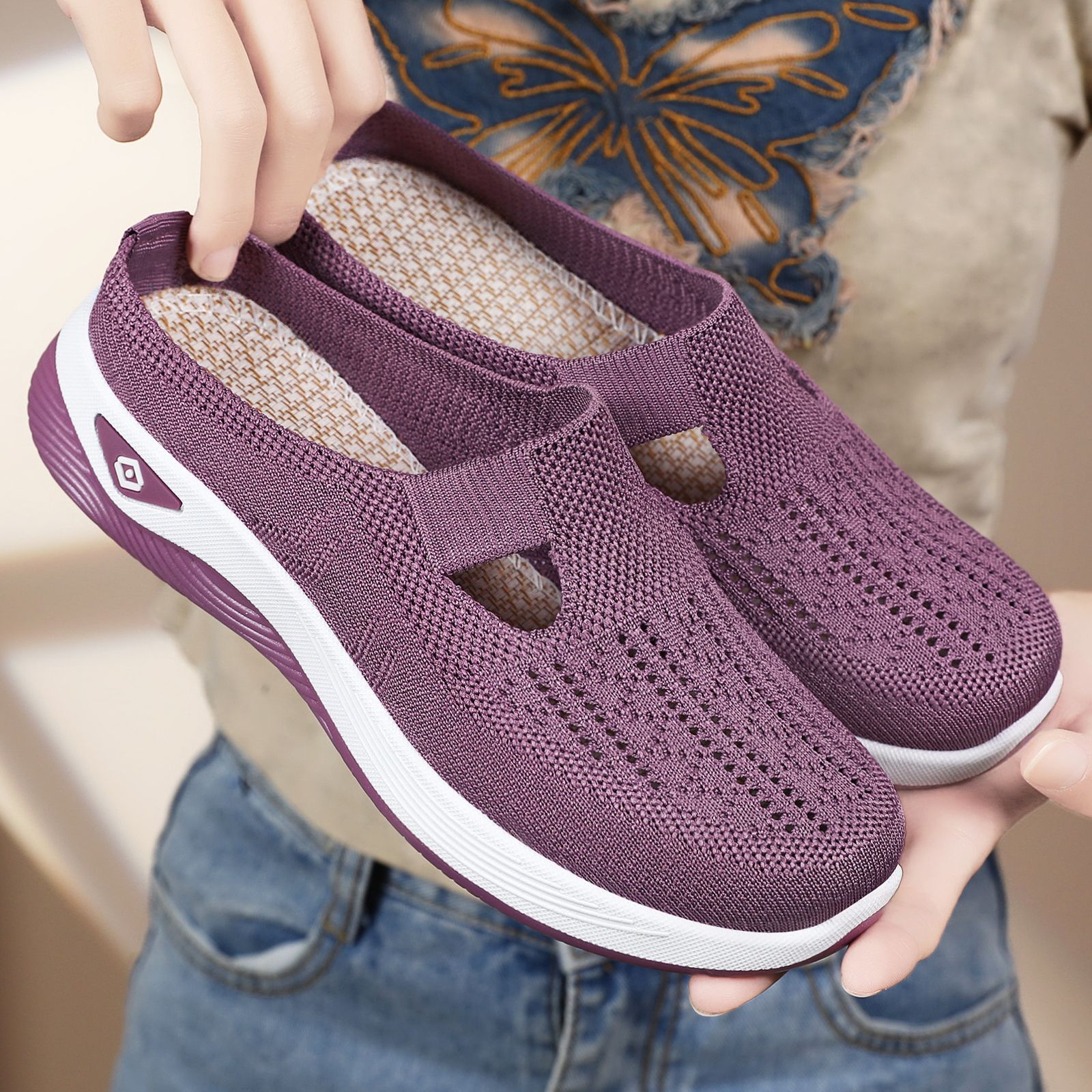 Zapatos de mujer, nuevo estilo de verano, zapatos casuales transpirables con diseño hueco, pantuflas de exterior cerradas sin cordones, zapatos de suela blanda y boca poco profunda.