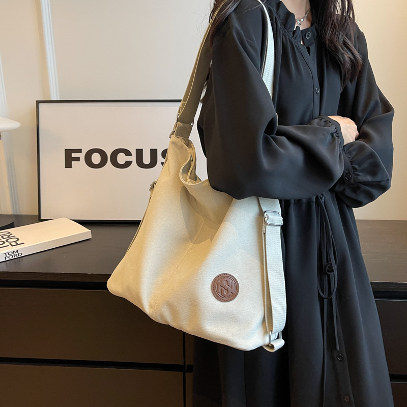 Large Capacity Single Shoulder Tote Bag for Women 2025 New Niche Versatile Casual Backpack Crossbody Bag Casual Travel