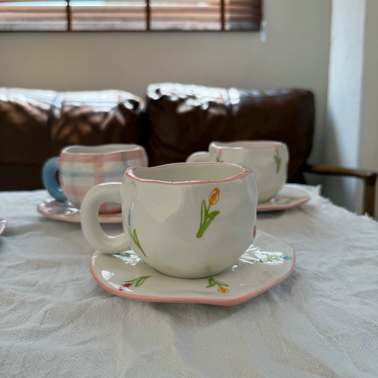 Ceramic coffee cup set INS Japanese retro, hand-painted irregular saucer, vintage style