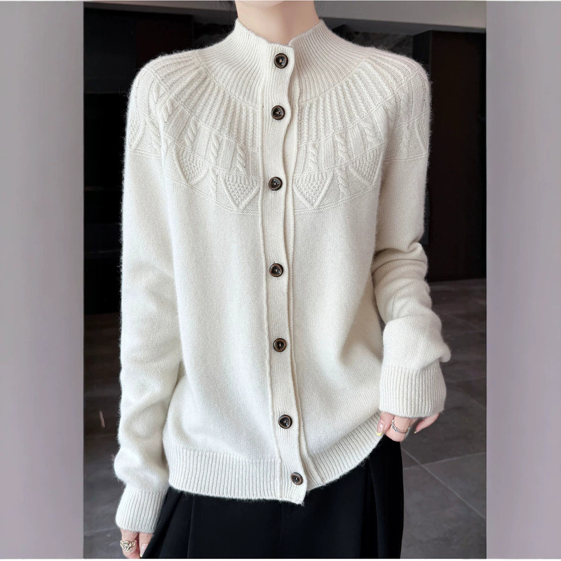 Women's pure wool knitted cardigan, 26 autumn/winter new model, semi-high collar, seven-stitch thickened Aran pattern coat, versatile top Women's pure wool knitted cardigan, 26 autumn/winter new model, semi-high collar, seven-stitch thickened Aran pattern coat, versatile top