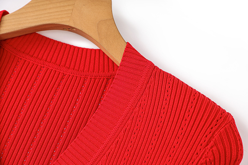 Vêtements pour femmes automne et hiver nouvelle robe rouge à col en V tempérament slim bouton d'amour jupe tricotée jupe courte en ligne A_voghion.com